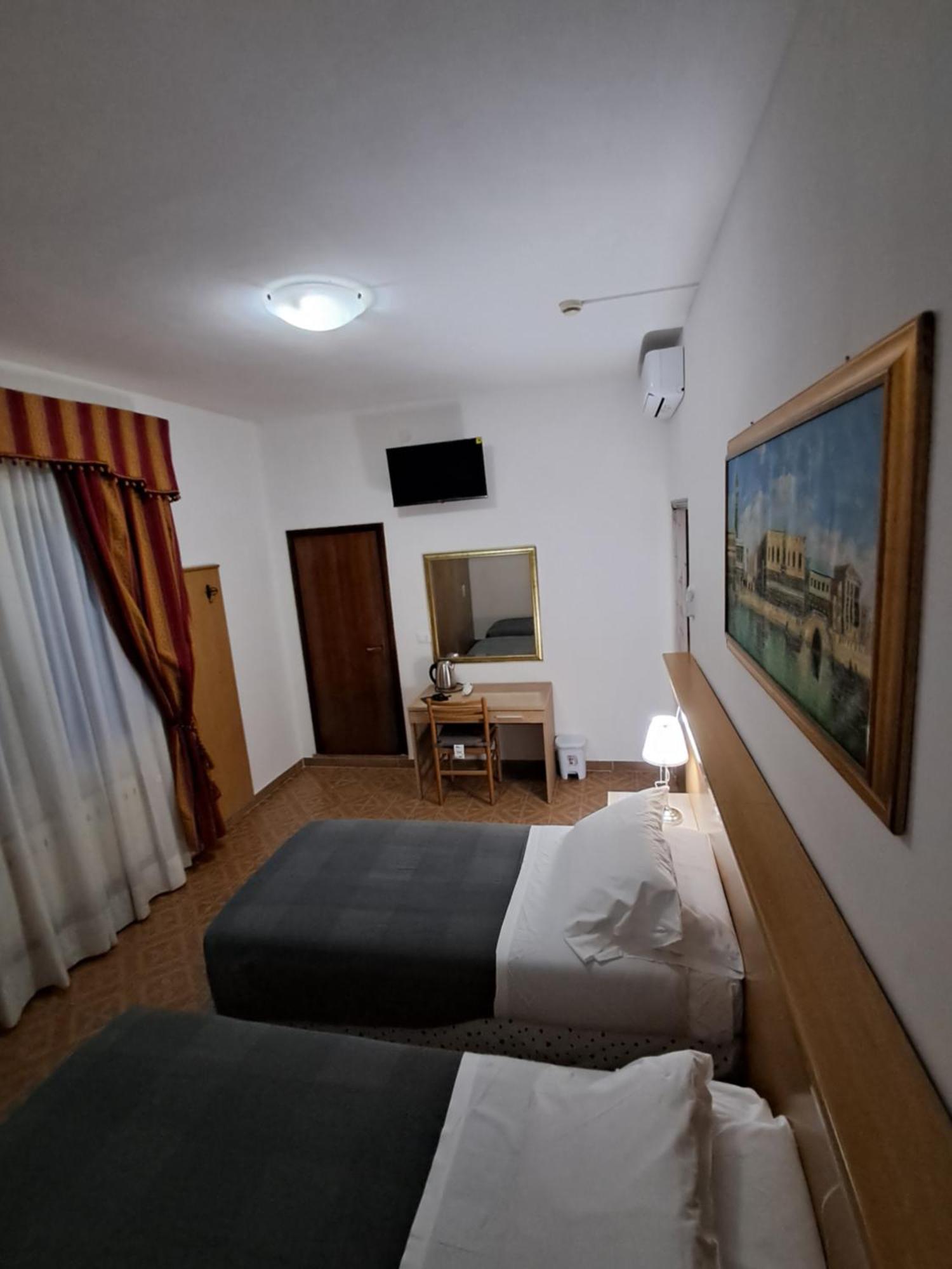 Hotel Tito 2 Местре Екстер'єр фото