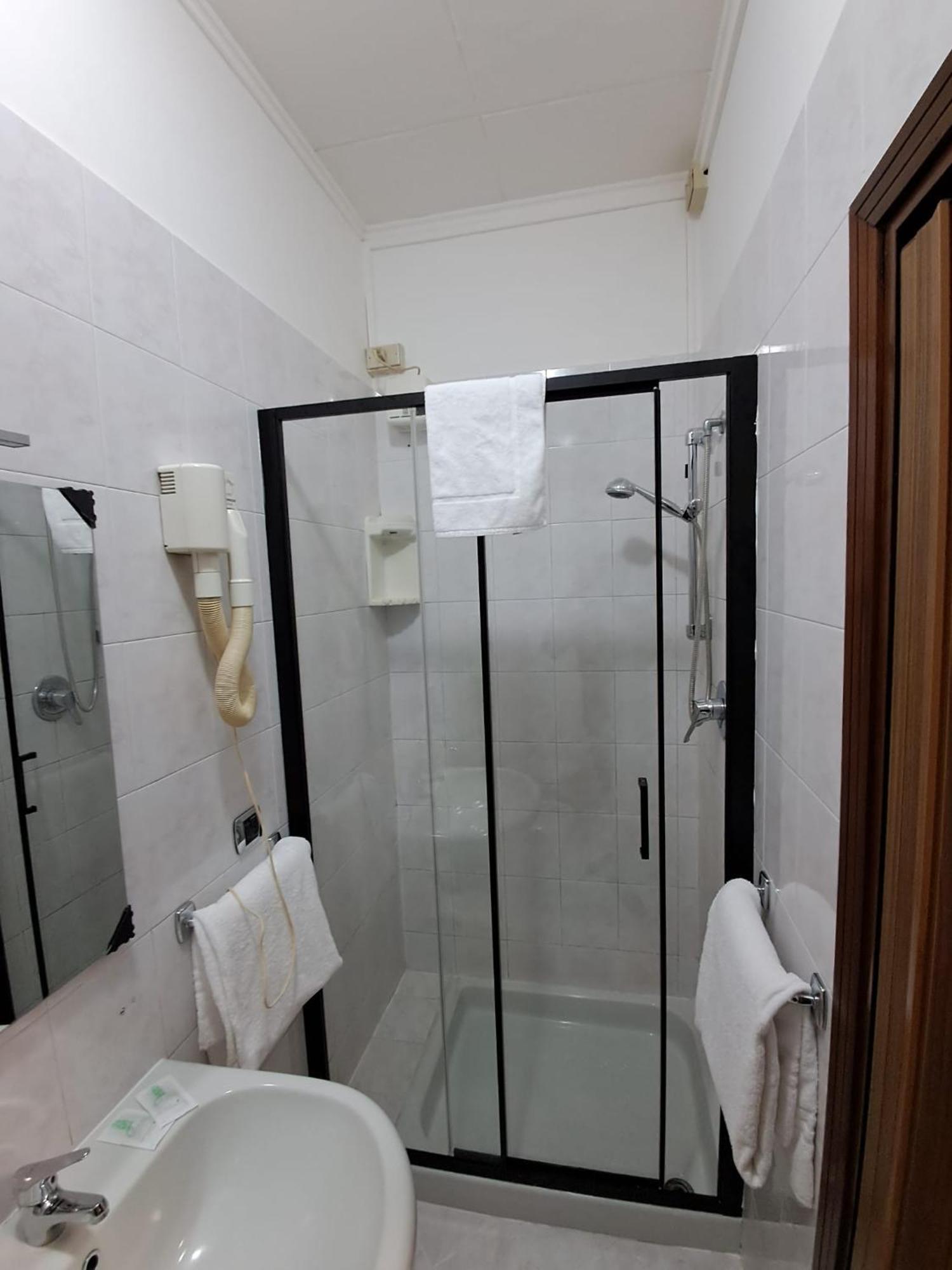 Hotel Tito 2 Местре Екстер'єр фото