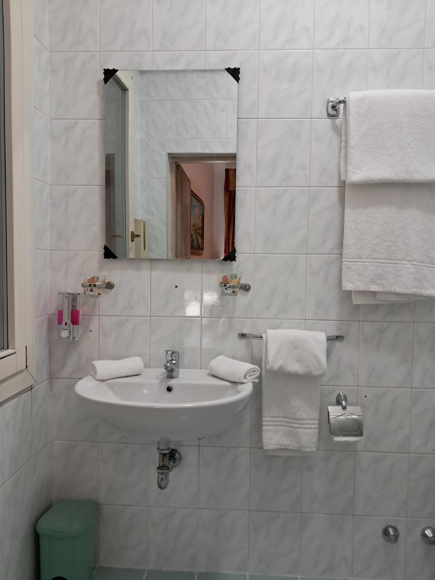 Hotel Tito 2 Местре Екстер'єр фото